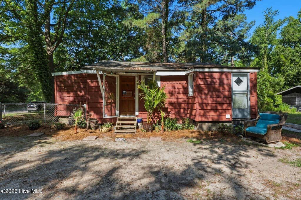 Photo of 114 W Washington Street, Warsaw, NC 28398 (MLS # 100595252)