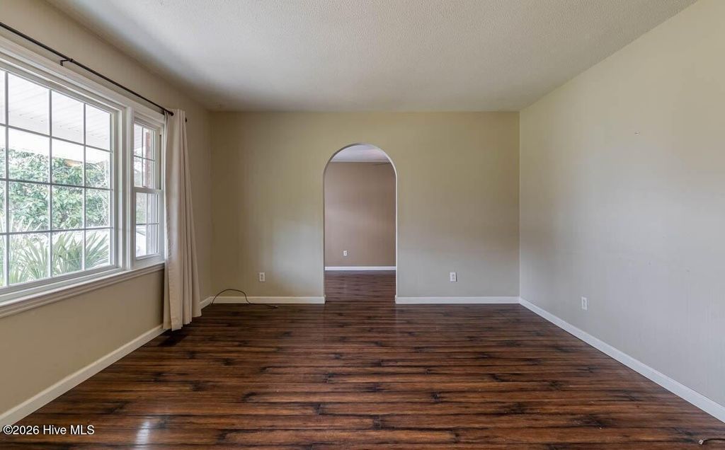 Photo of 504 Greenbriar Drive, Jacksonville, NC 28546 (MLS # 100549200)