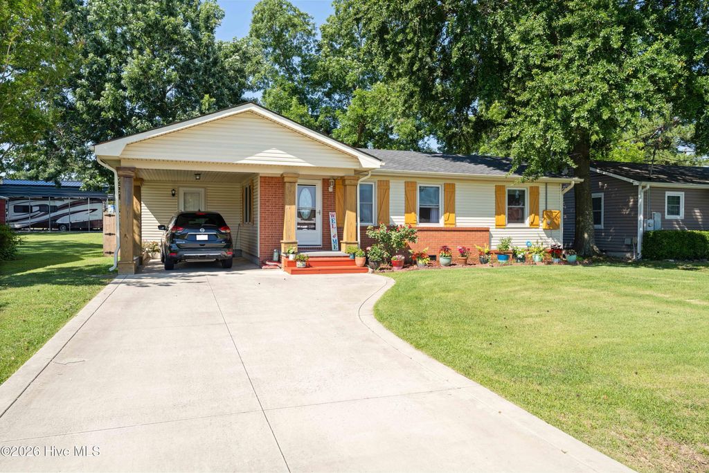 Photo of 403 E Foy Street, Richlands, NC 28574 (MLS # 100578569)