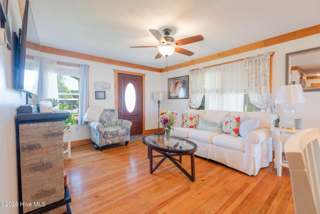 Photo of 403 E Foy Street, Richlands, NC 28574 (MLS # 100578569)