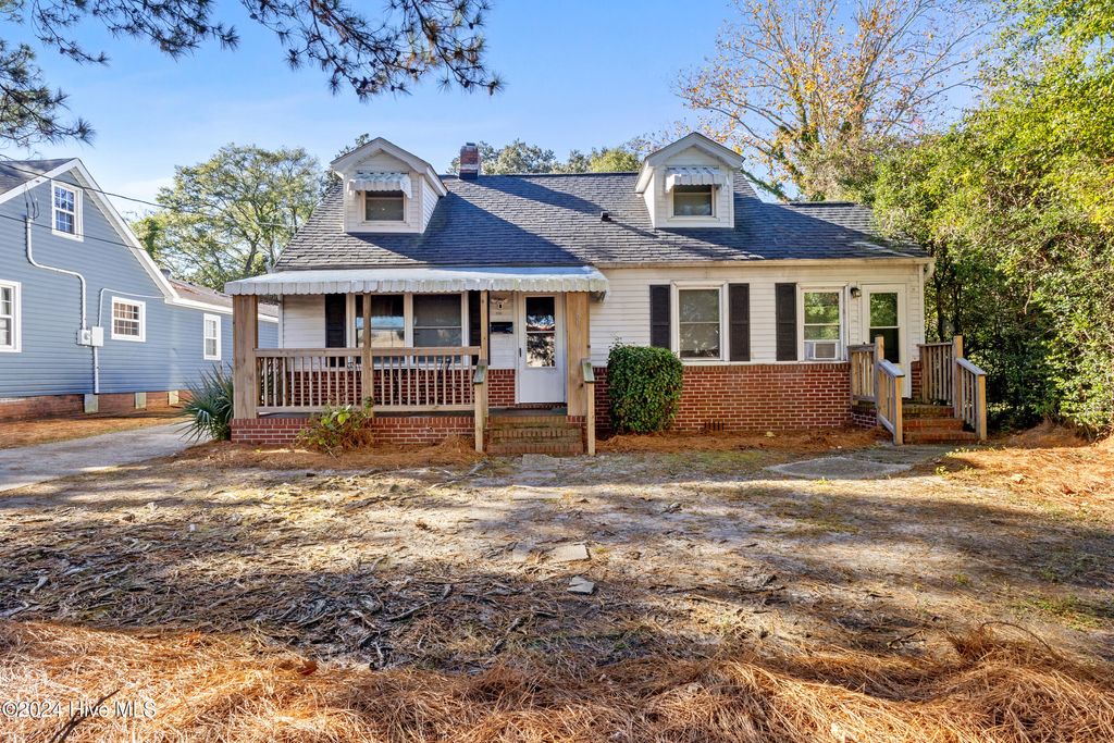 Photo of 806 S 16th Street, Wilmington, NC 28401 (MLS # 100528375)