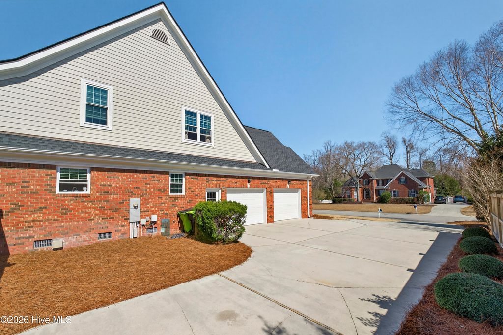 Photo of 316 Marsh Oaks Drive, Wilmington, NC 28411 (MLS # 100557887)
