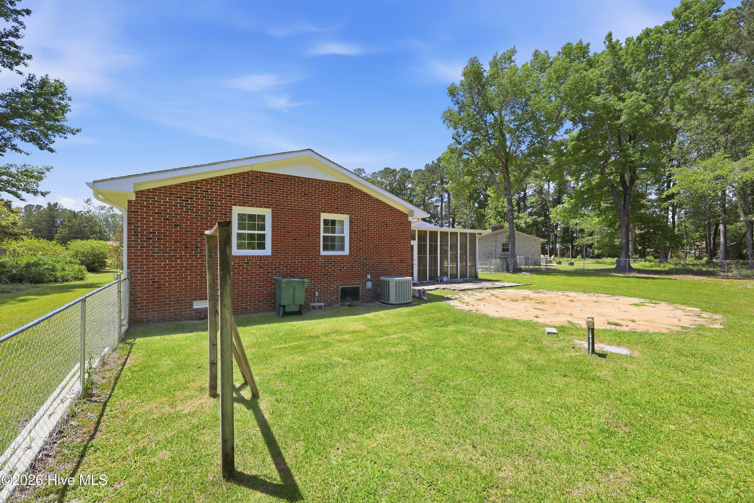 128 Daniels Court