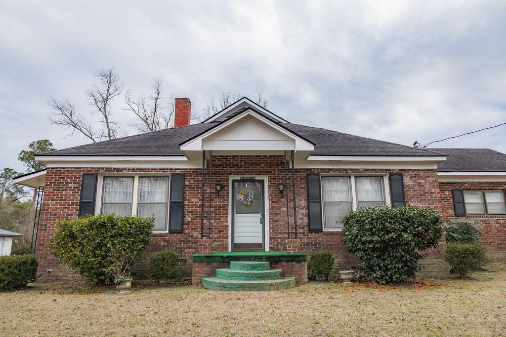 Photo of 920 Belt Avenue, Millen, GA 30442 (MLS # 551934)