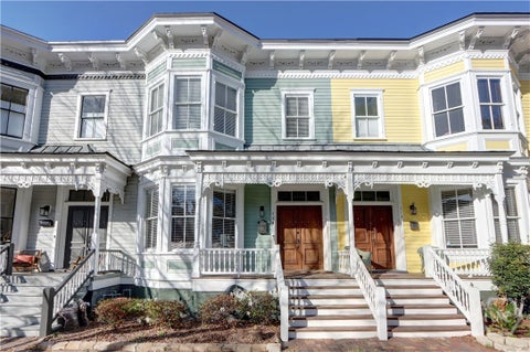 Townhouse For Rent - 114 W Duffy Street<br/> Savannah, GA 31401