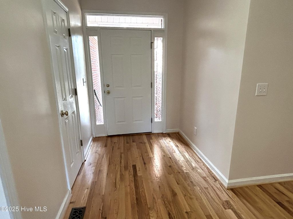 Photo of 4921 Crosswinds Drive, Wilmington, NC 28409 (MLS # 100546134)