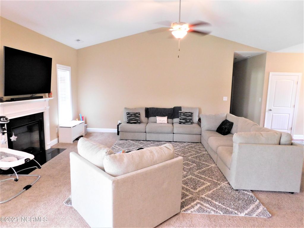 Photo of 119 Mittams Point Drive, Jacksonville, NC 28546 (MLS # 100553896)