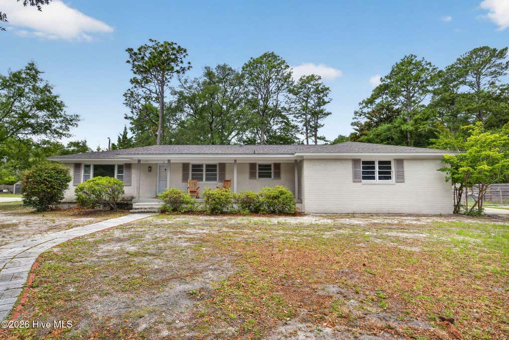 Photo of 9 Castlewood Drive, Wilmington, NC 28409 (MLS # 100593801)