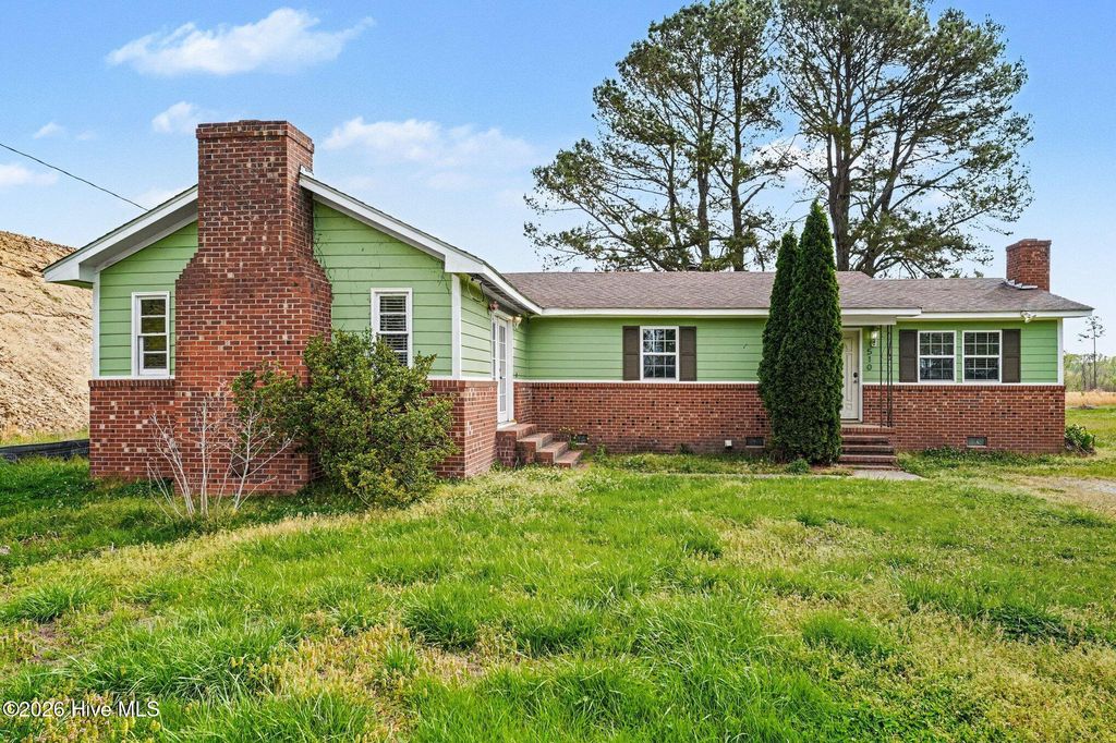 Photo of 510 W Main Street, Selma, NC 27576 (MLS # 100565651)