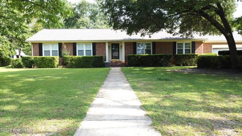 Homes For Sale - 604 N Pinecrest Drive<br/> Goldsboro, NC 27534