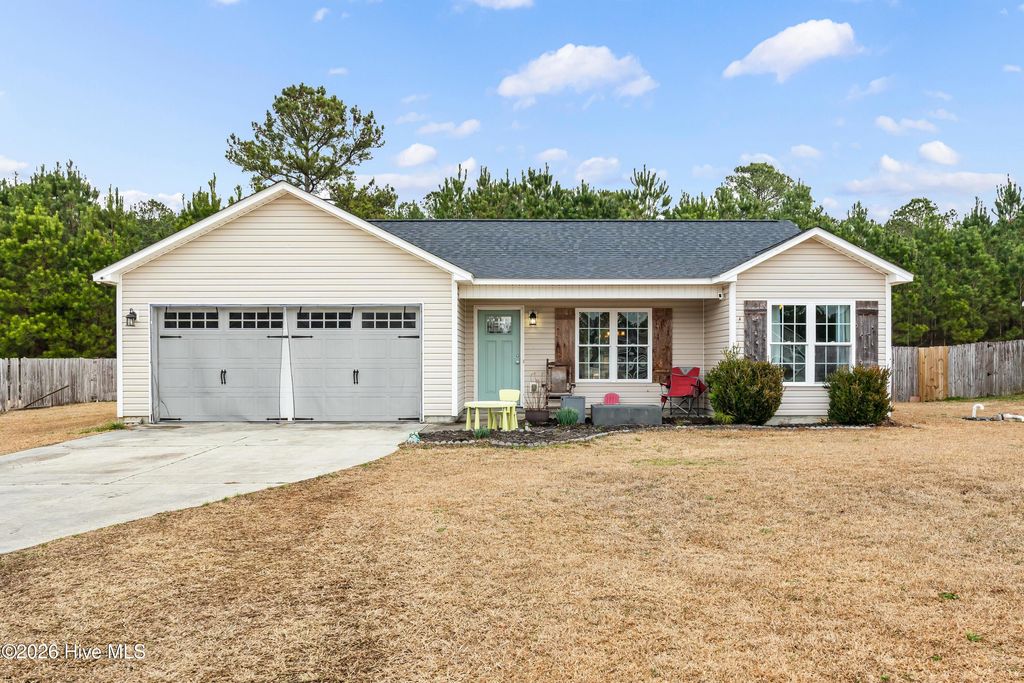 Photo of 505 Cherry Blossom Lane, Richlands, NC 28574 (MLS # 100560404)