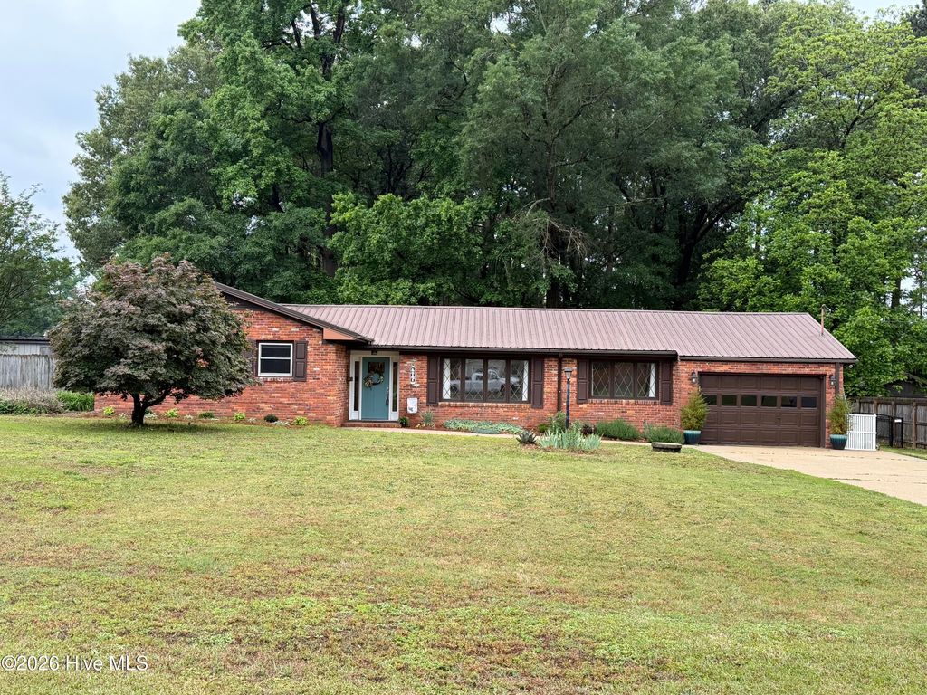 Photo of 206 Connies Circle, Goldsboro, NC 27530 (MLS # 100572124)