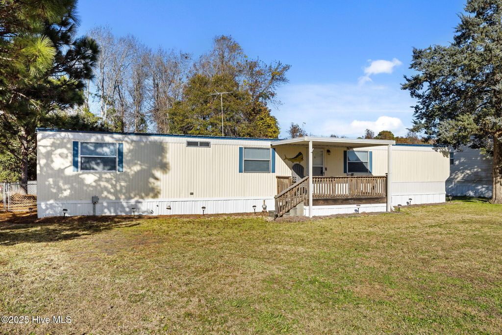 Photo of 105 Ronnie Road, Beaufort, NC 28516 (MLS # 100545037)