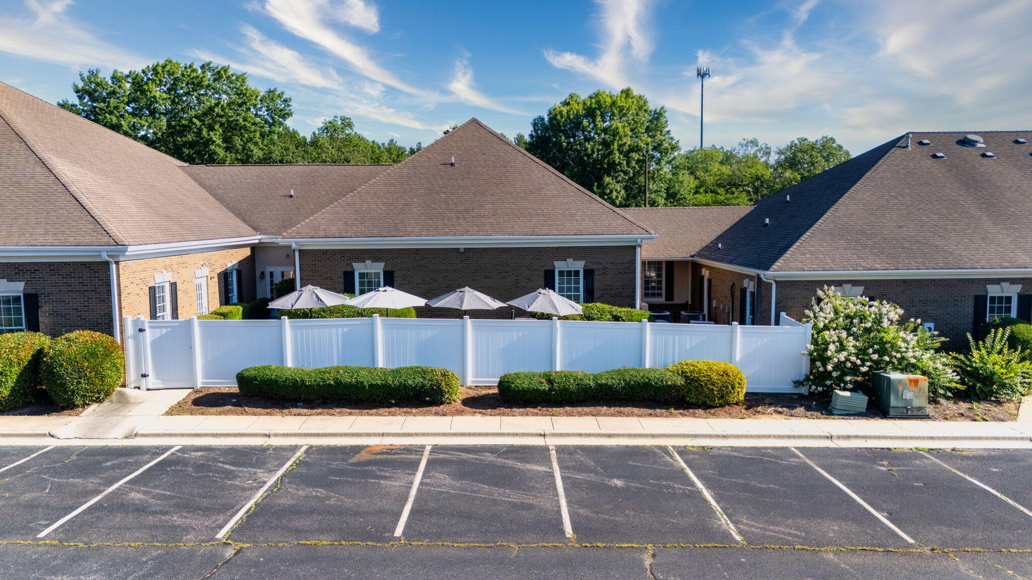 2822 HILLCREEK Drive