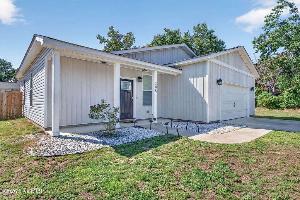 Photo of 305 Border Drive, North Augusta, SC 29841 (MLS # 100575405)