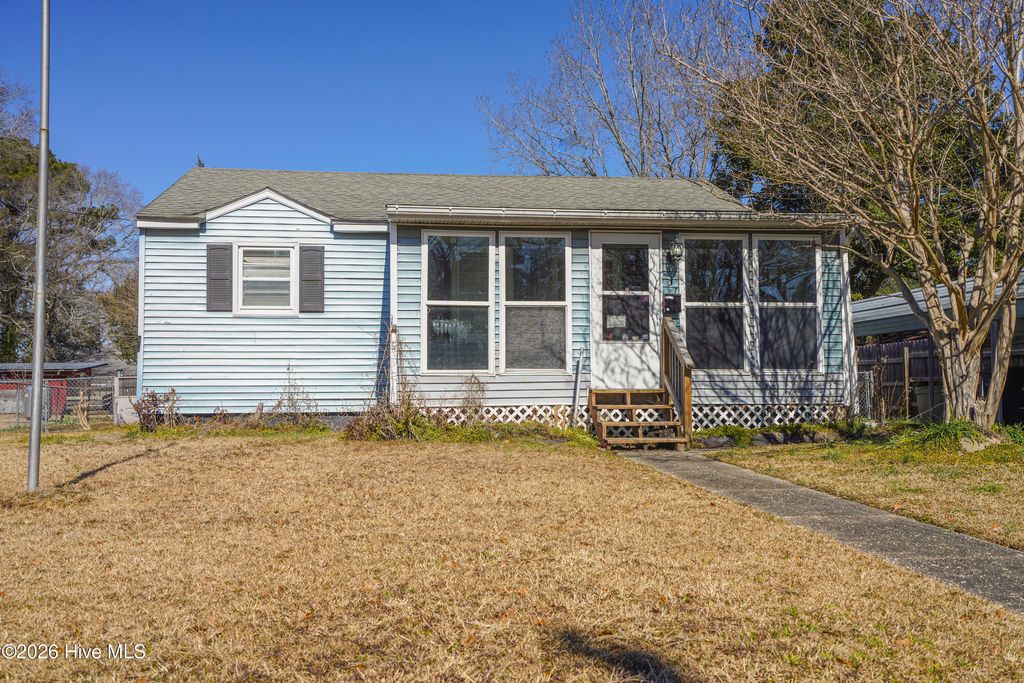 Photo of 127 Bryan Place, Jacksonville, NC 28540 (MLS # 100559620)