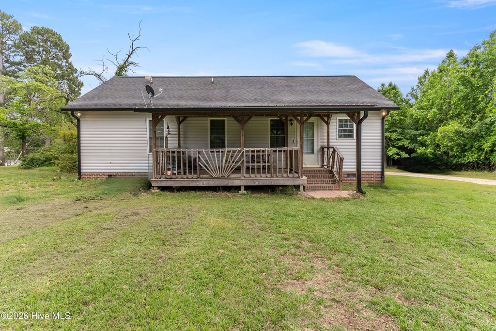 Photo of 616 Trail End Lane, Newton Grove, NC 28366 (MLS # 100573337)