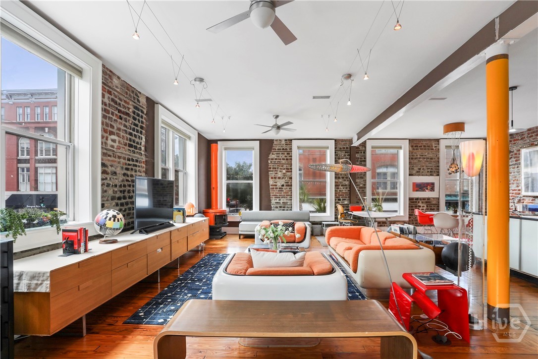 204 W Broughton Street 201