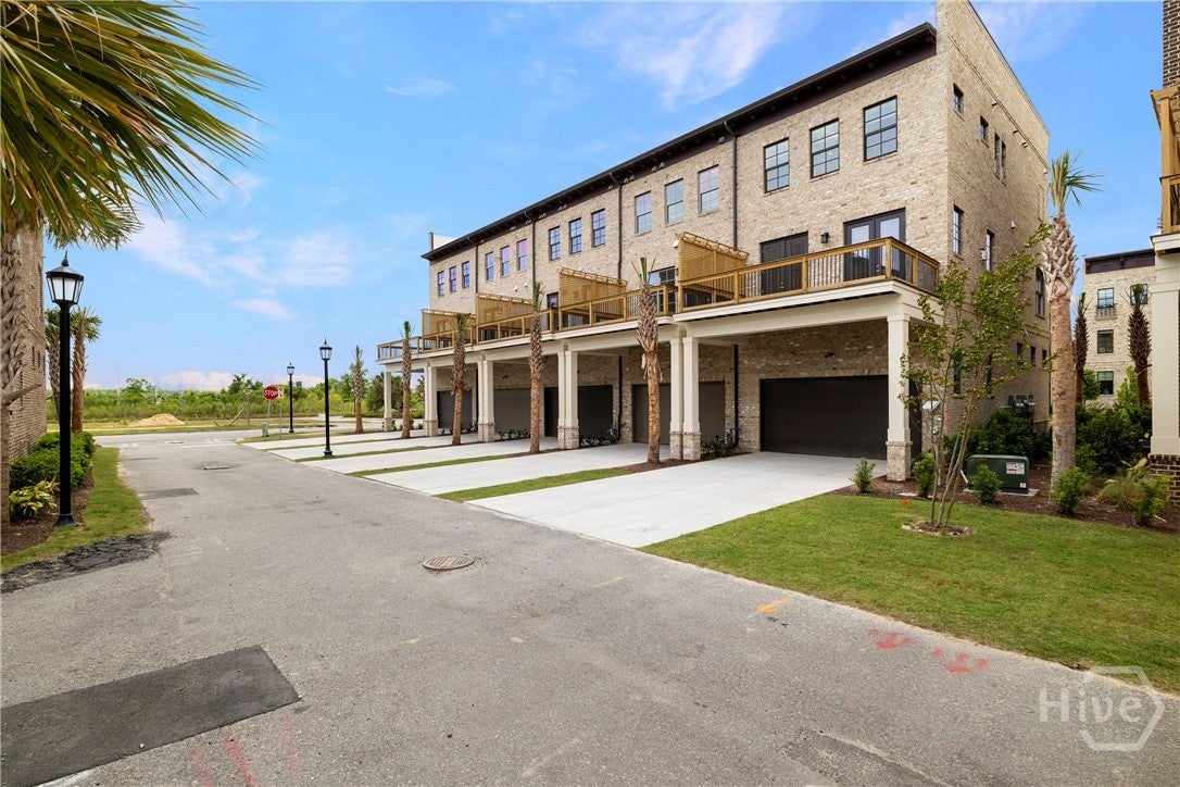352 Eastern Wharf Avenue