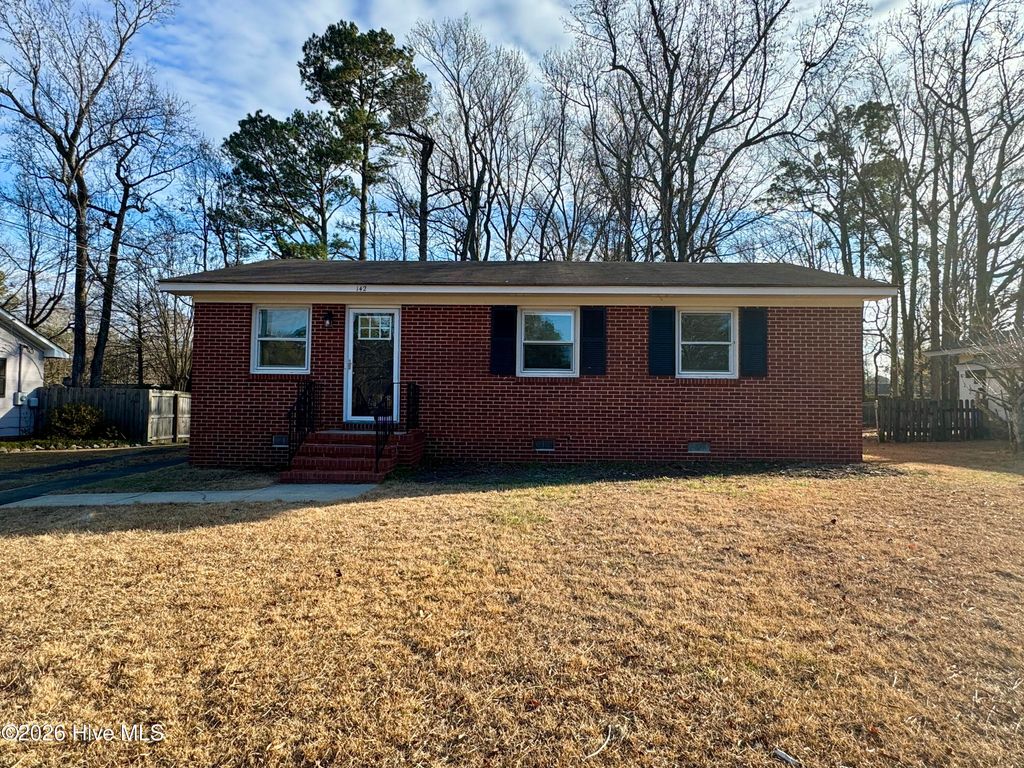 Photo of 142 Cardinal Road, Jacksonville, NC 28546 (MLS # 100548728)