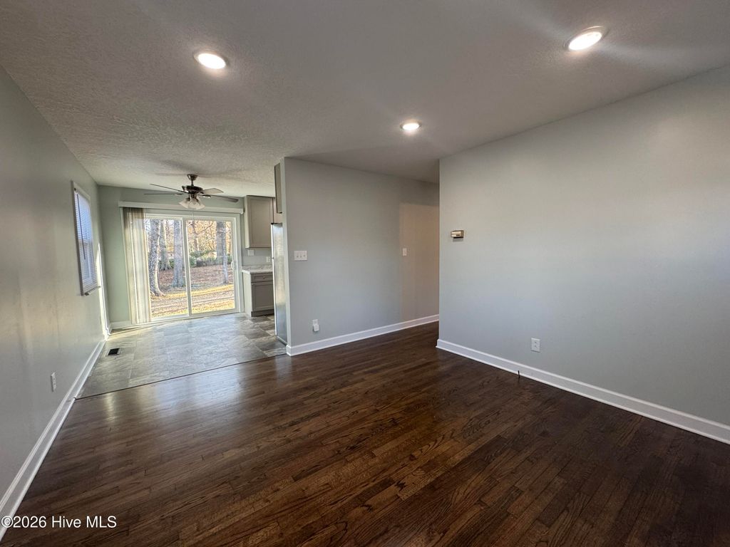 Photo of 142 Cardinal Road, Jacksonville, NC 28546 (MLS # 100548728)