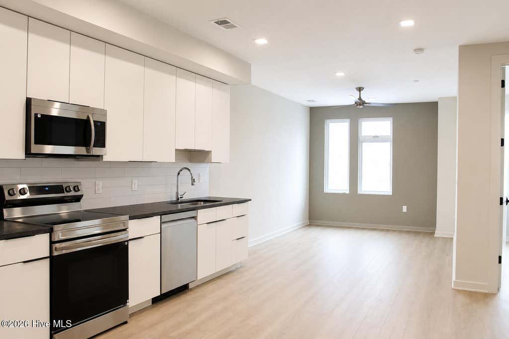Photo of 1108 Castle Street #307, Wilmington, NC 28401 (MLS # 100596002)