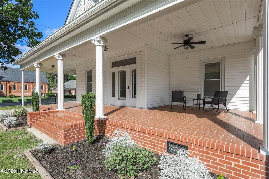 Photo of 104 N Vance Street, Fremont, NC 27830 (MLS # 100574903)