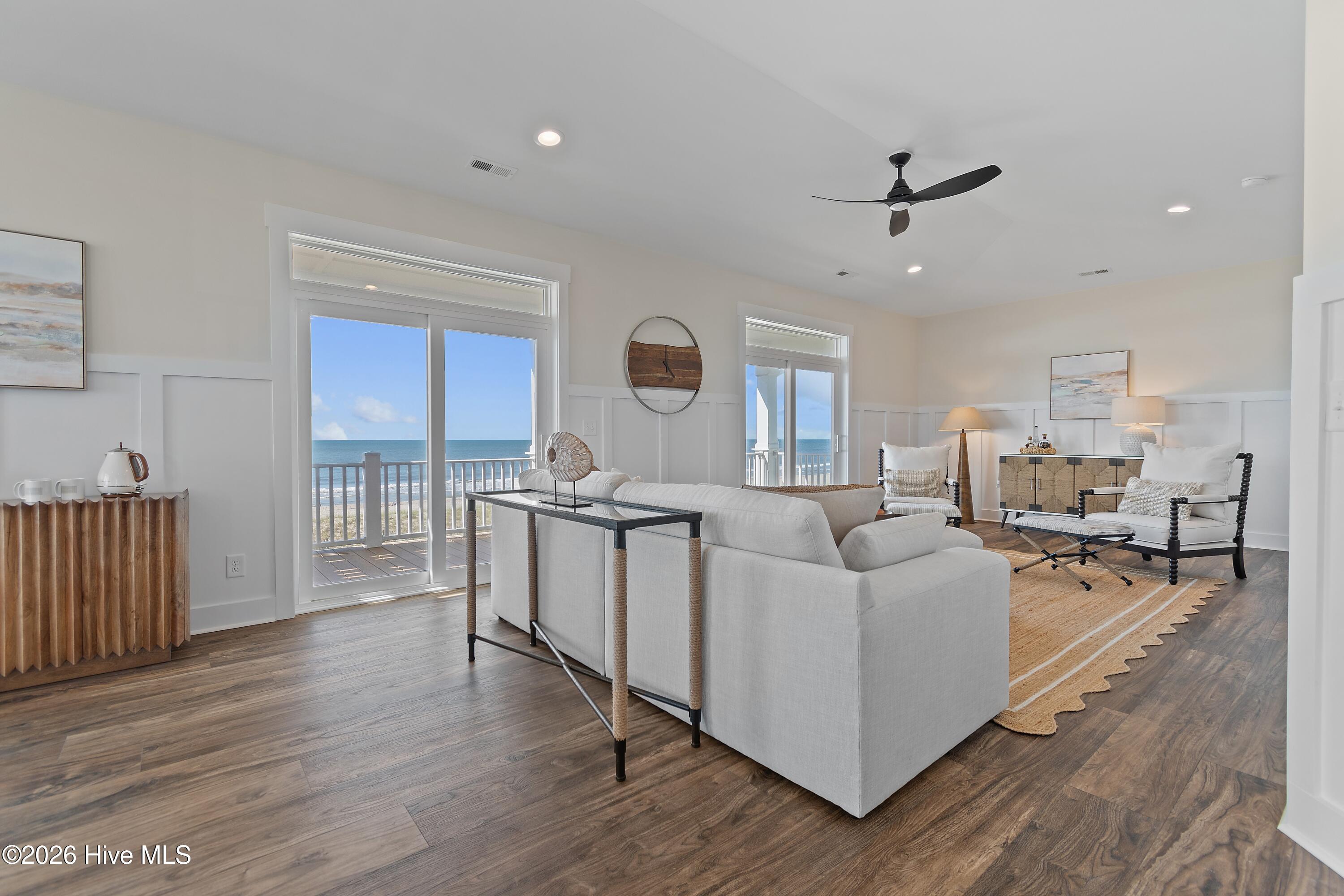 105 Ocean Boulevard W