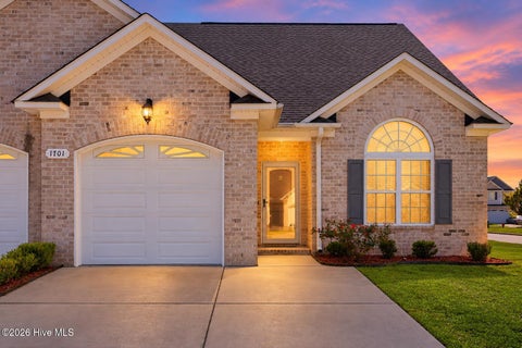 Townhouse For Sale - 1701 Cambria Drive #B<br/> Greenville, NC 27834