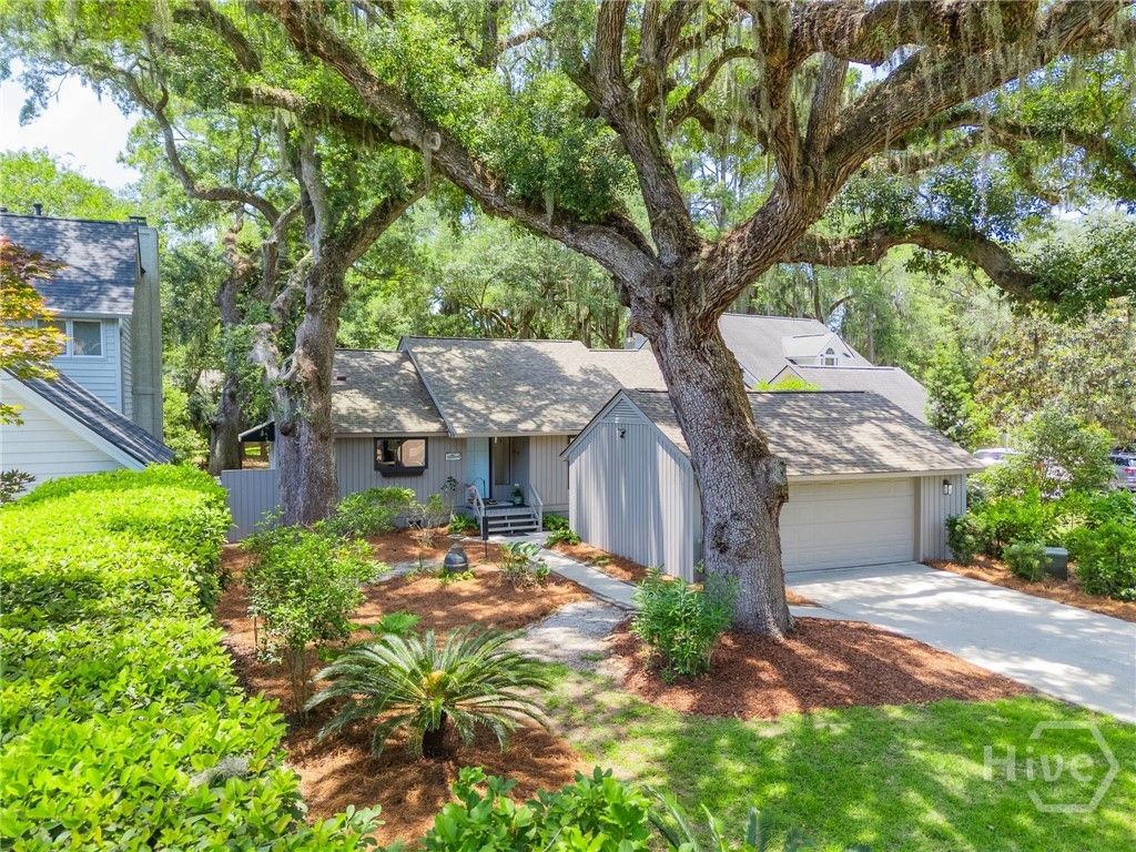Photo of 9 Windlass Court, Savannah, GA 31411 (MLS # SA358051)