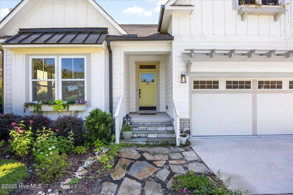 Photo of 489 Broomsedge Court SE, Bolivia, NC 28422 (MLS # 100533104)