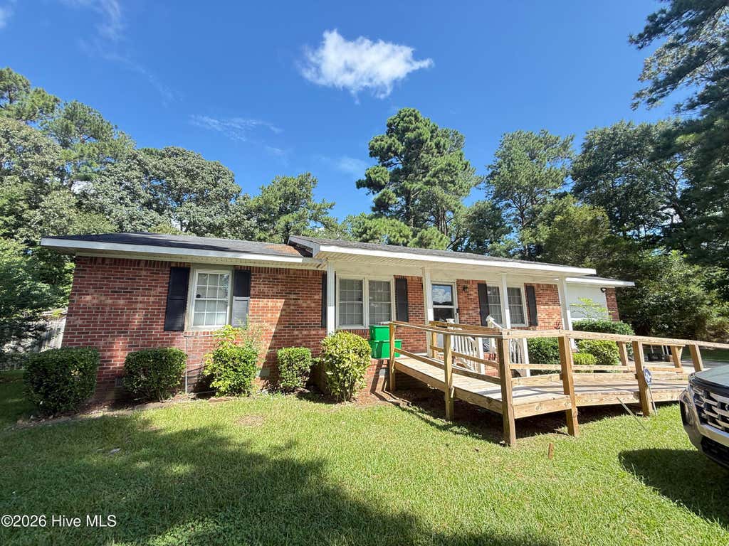 Photo of 2012 Cedar Point Circle, Elizabeth City, NC 27909 (MLS # 100596266)