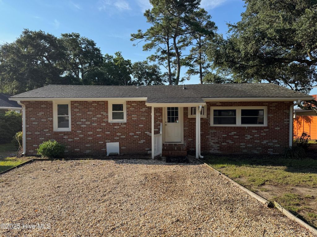 Photo of 4309 Ocean Breeze Avenue SW, Shallotte, NC 28470 (MLS # 100527099)