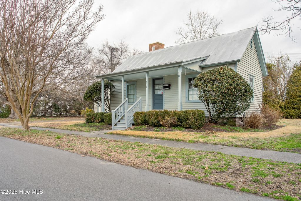 Photo of 405 Phillips Street, Edenton, NC 27932 (MLS # 100556052)
