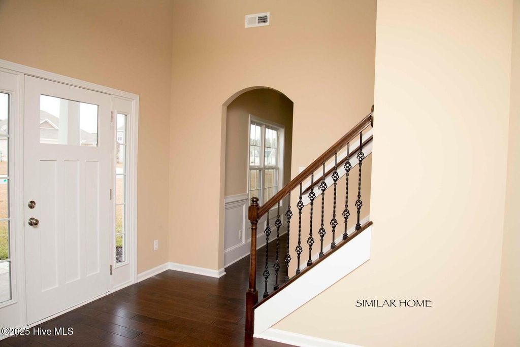 Photo of 931 Farmyard Garden Drive, Jacksonville, NC 28546 (MLS # 100542991)