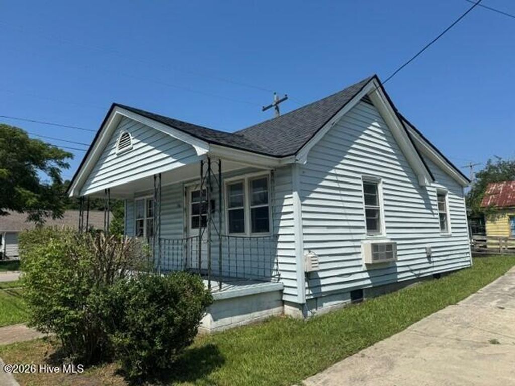 Photo of 516 N Oakum Street, Edenton, NC 27932 (MLS # 100586150)