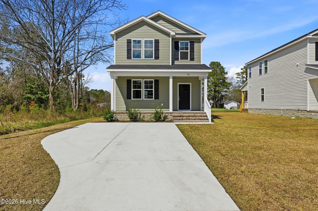 Photo of 706 W Hayes Street, Burgaw, NC 28425 (MLS # 100585885)