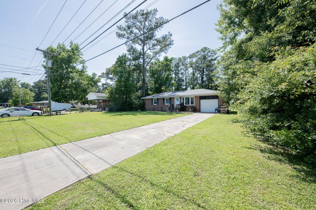 Photo of 35 Victoria Road, Jacksonville, NC 28546 (MLS # 100581179)