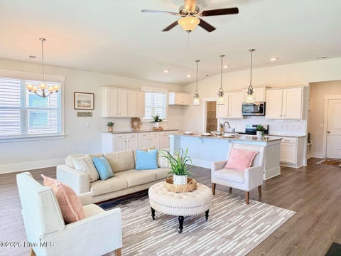 Tiny photo for 425 Edgewater Way, Surf City, NC 28445 (MLS # 100606306)