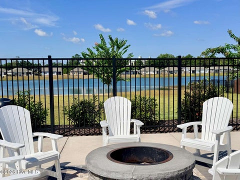Tiny photo for 425 Edgewater Way, Surf City, NC 28445 (MLS # 100606306)