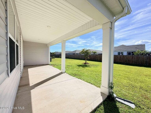 Tiny photo for 425 Edgewater Way, Surf City, NC 28445 (MLS # 100606306)