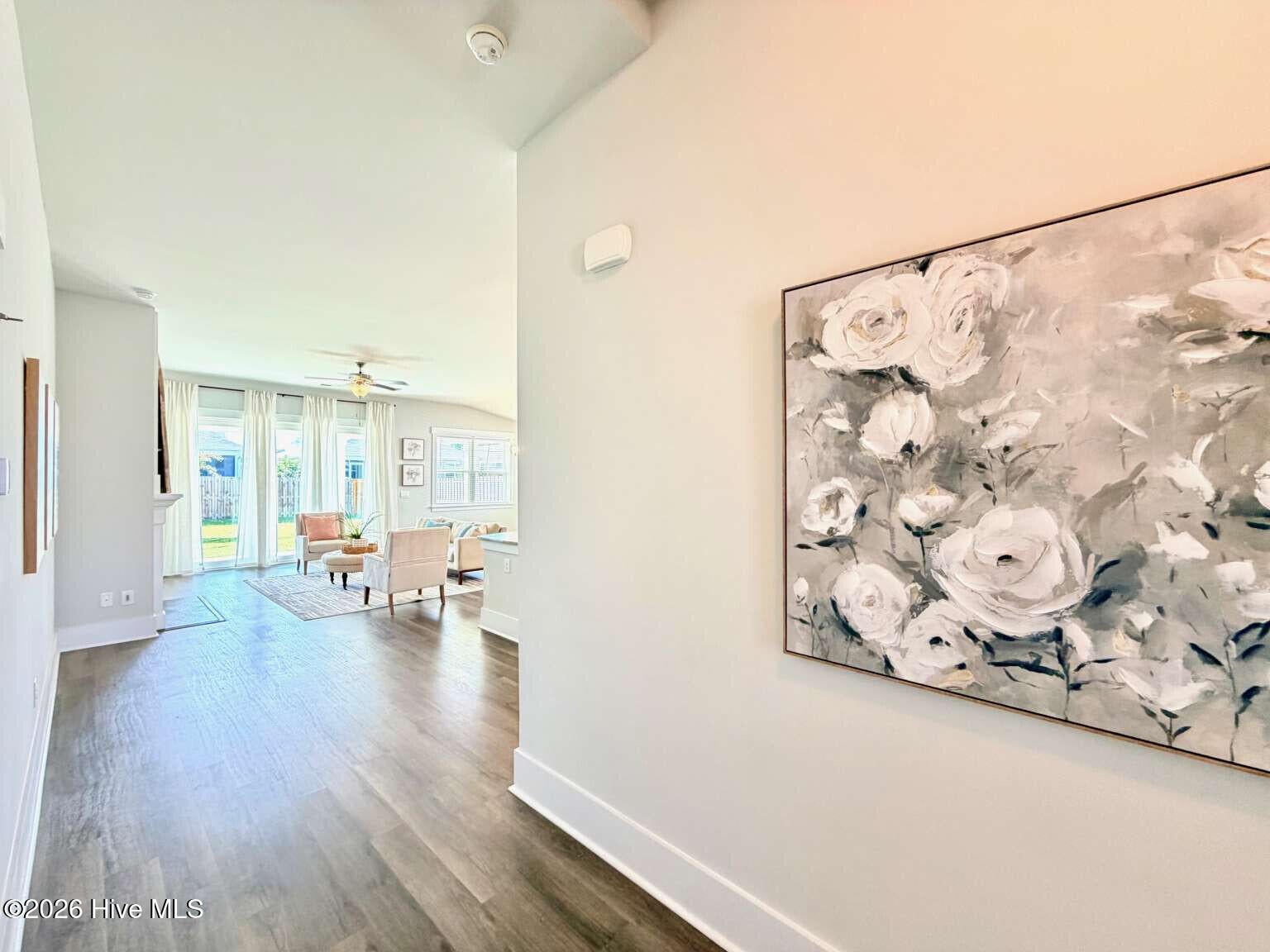 425 Edgewater Way