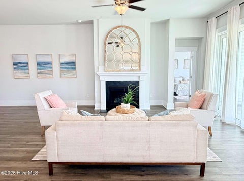 Tiny photo for 425 Edgewater Way, Surf City, NC 28445 (MLS # 100606306)