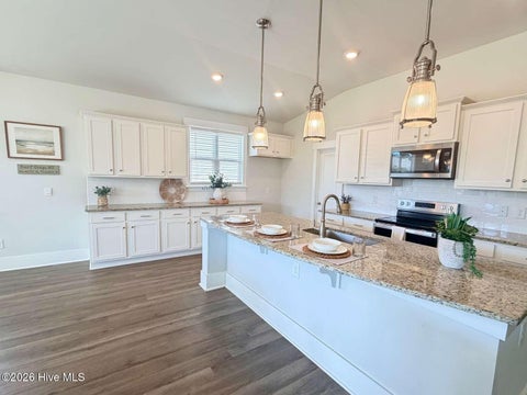 Tiny photo for 425 Edgewater Way, Surf City, NC 28445 (MLS # 100606306)