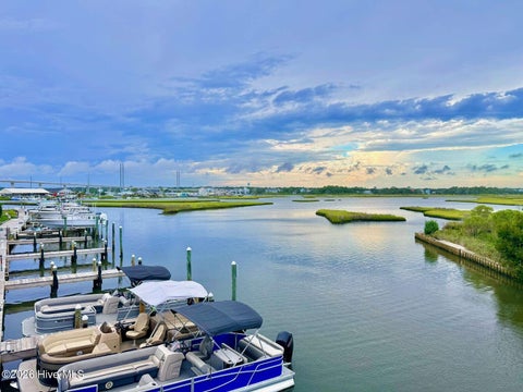 Tiny photo for 425 Edgewater Way, Surf City, NC 28445 (MLS # 100606306)