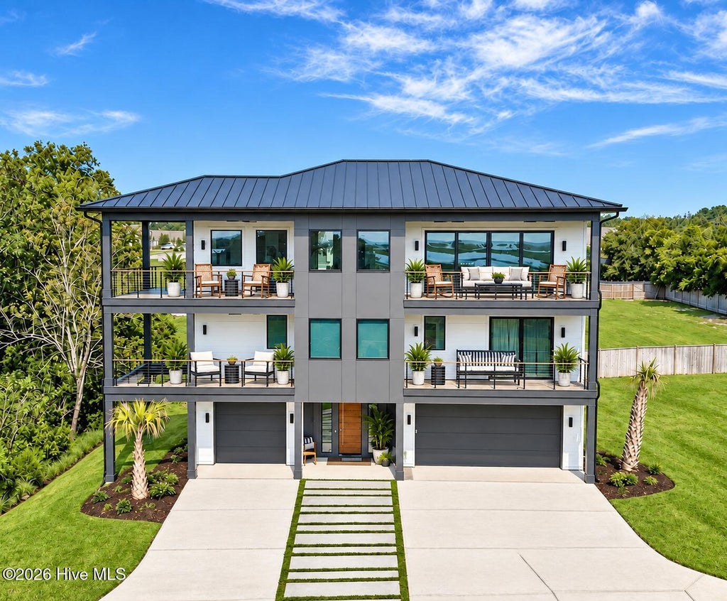 Photo of 83 Paris Pointe, Hampstead, NC 28443 (MLS # 100604190)