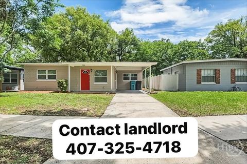 Photo of 904 citrus dr ST, Apopka, FL 32712 (MLS # SA357510)