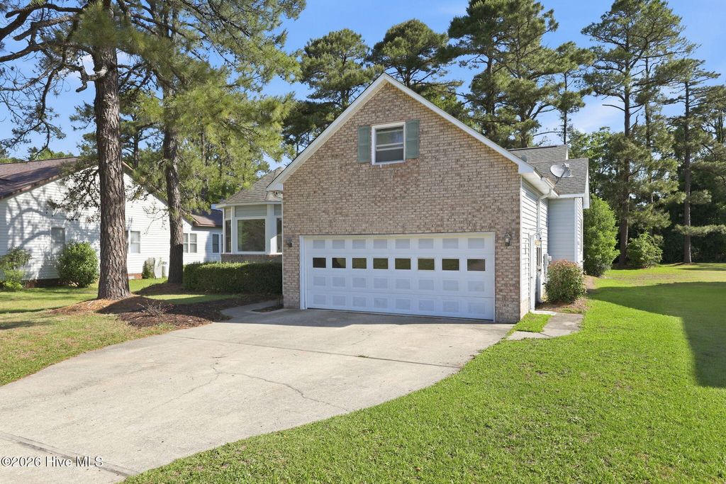 Photo of 6013 Pelican Drive, New Bern, NC 28560 (MLS # 100578099)