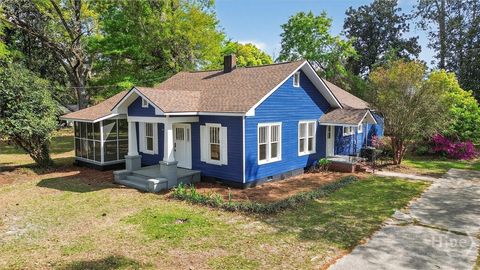 Homes For Sale - 104 E Burkhalter Street<br/> Pembroke, GA 31321