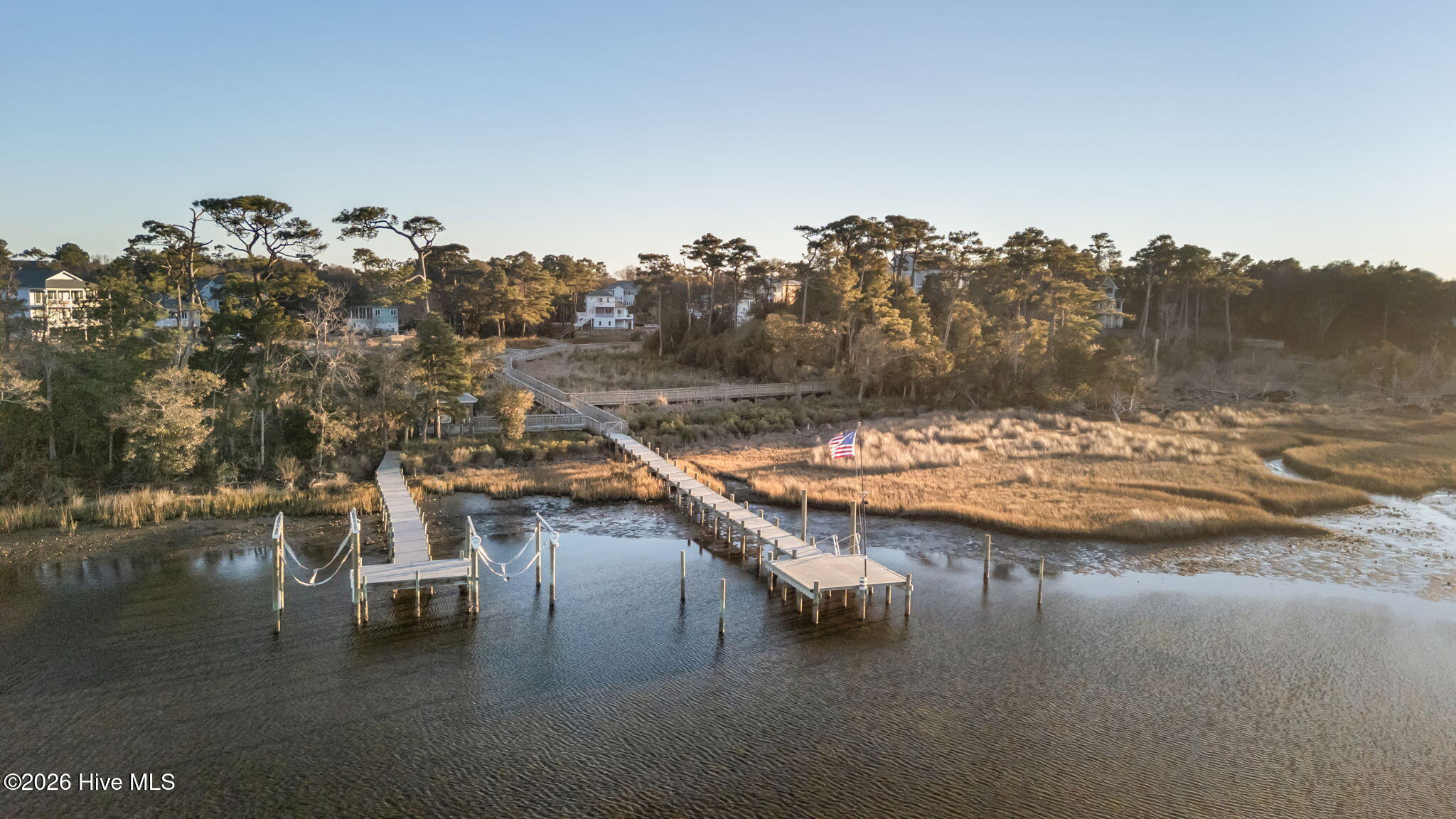 9806 27 Clarendon Drive